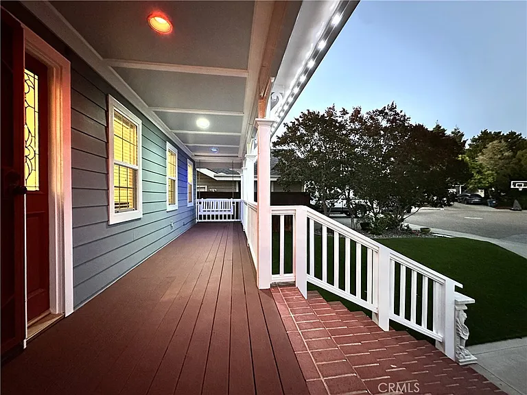 604 Village Ct — Photo 4