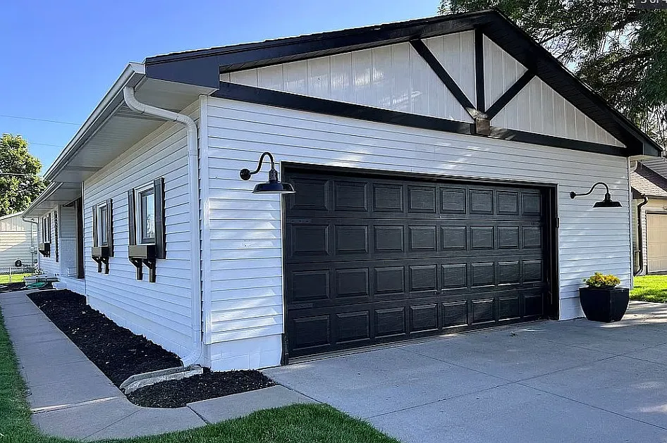 2 bed, 1900 sqft, $1,800 — Photo 2