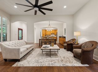 8165 Hunnicut Rd, Dallas, TX 75228