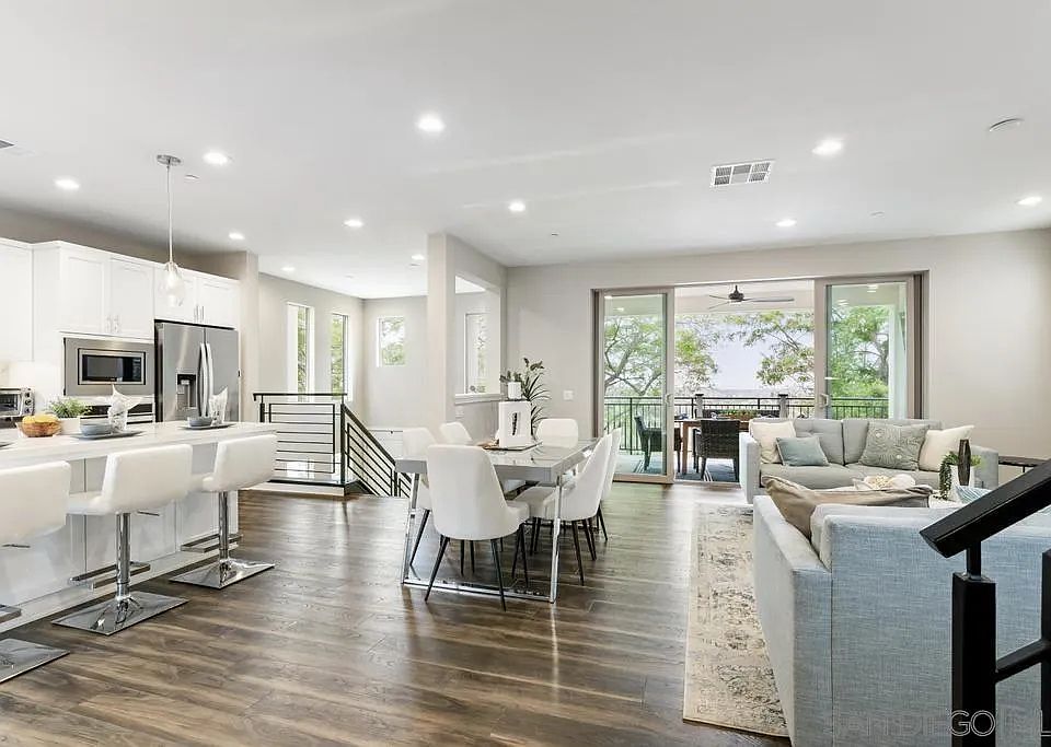 1st image of 16246 Camden Cir