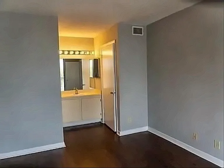708 Executive Center Dr #12 — Photo 2