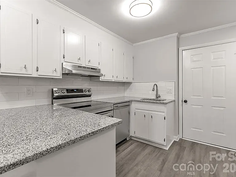 319 Osceola St #D — Photo 6