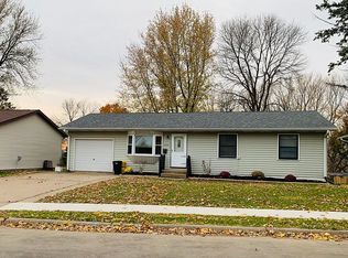 2275 Saint John Dr, Dubuque, IA 52002