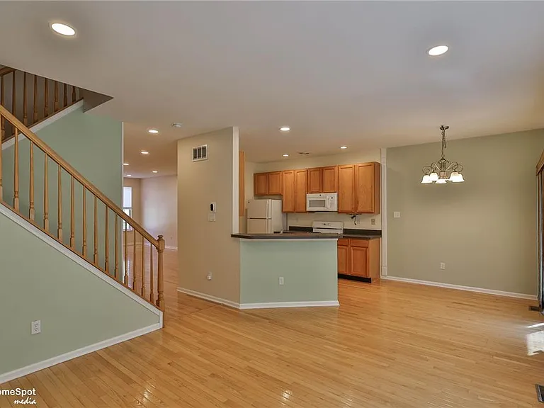 8149 Cross Creek Cir — Photo 19