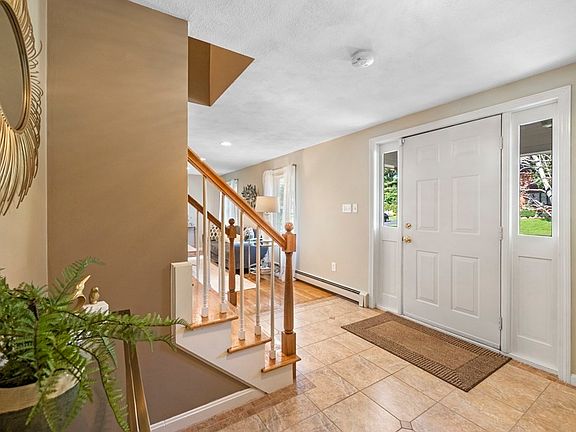 2nd image of 45 Benevento Cir