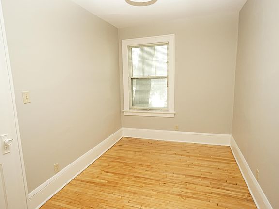 4th image of 1703 Ashland Ave APT 1