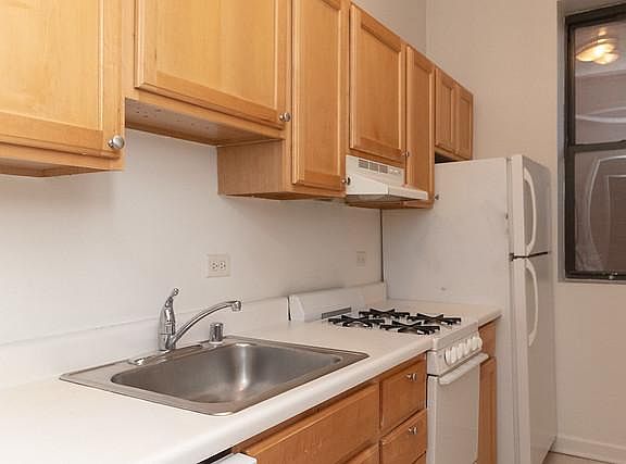 5th image of 742 W Fullerton Ave #2B-1Ba