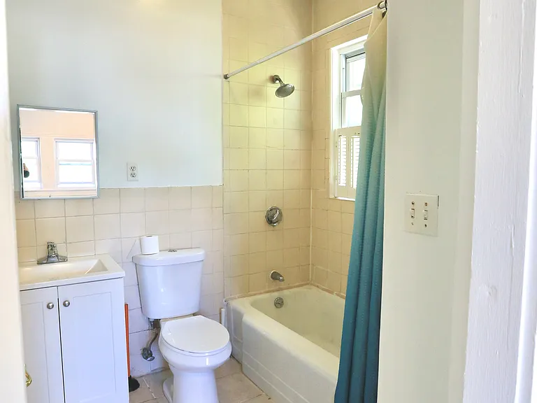 124 Forest St #2 — Photo 6