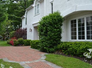 132 Trianon Ln, Villanova, PA 19085