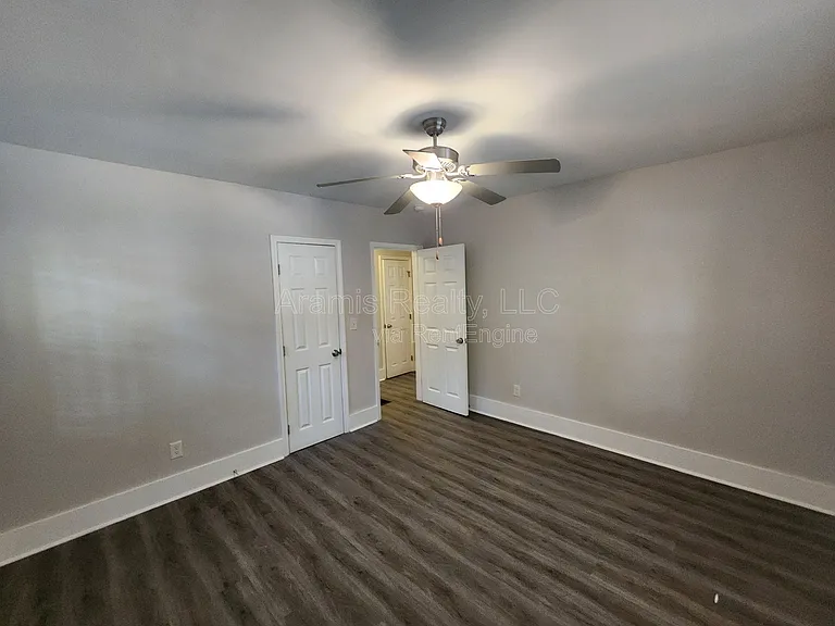 2663 Blount St — Photo 8