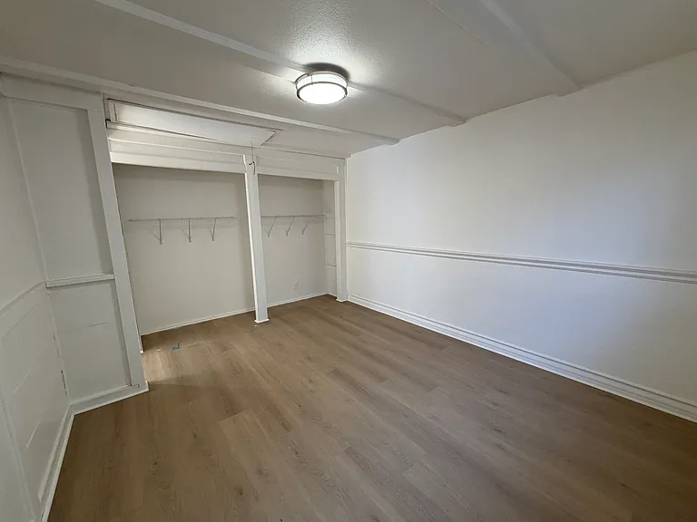 11411 Thienes Ave — Photo 6
