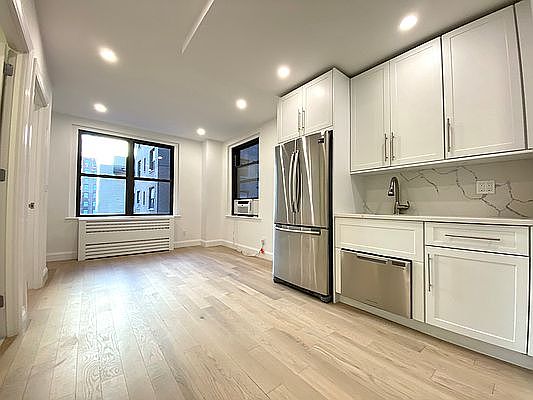 1st image of 160 E 48th St APT 13l
