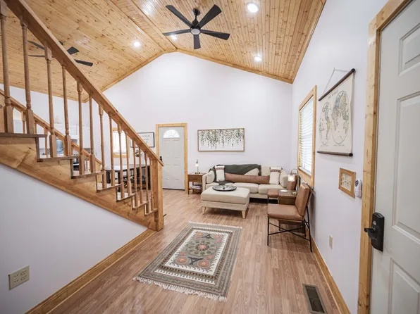 2281 Jefferson Rd, Smithville, TN 37166