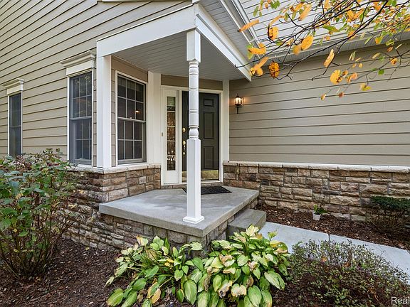 5th image of 26252 Fieldstone Dr