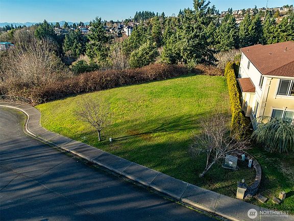 3rd image of 2809 44th Street Ct NE