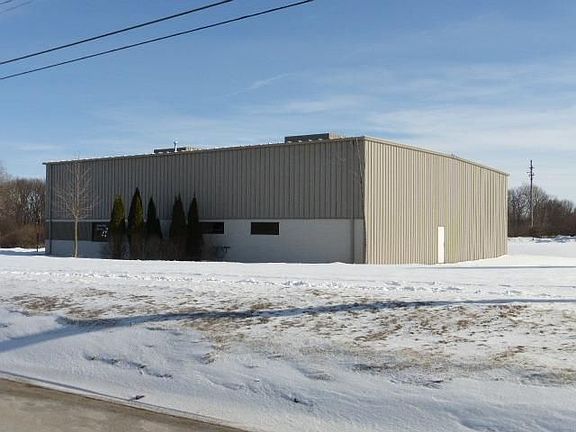 3rd image of 1100 Woodland Dr
