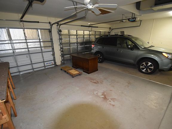 3rd image of 2371 SE Leithgow St