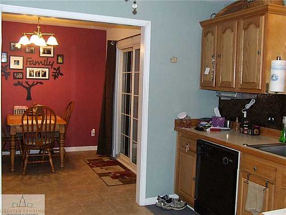 4th image of 4842 Pine Hill Dr