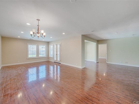 5th image of 6504 Matilija Ave