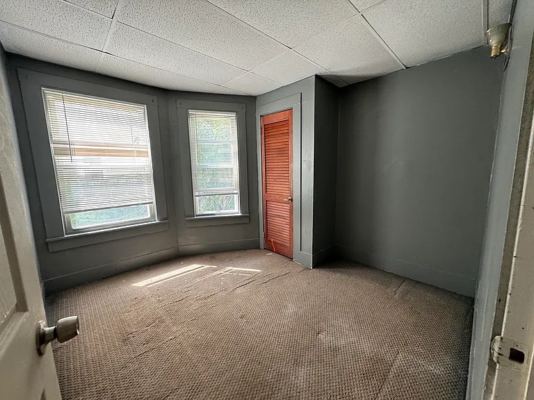 107 College St #1R — Photo 9