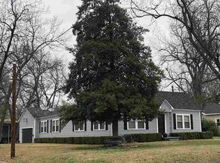 616 W Scott St, Gilmer, TX 75644