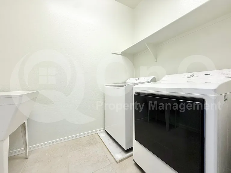 1007 E Buffalo St — Photo 30
