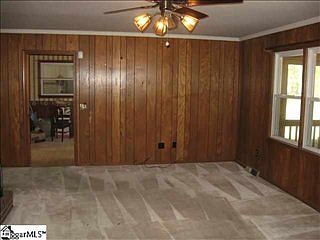 4th image of 105 Poinsettia Dr