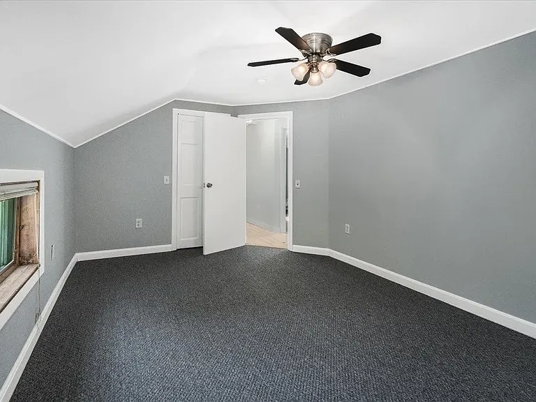 58 Violet St — Photo 22
