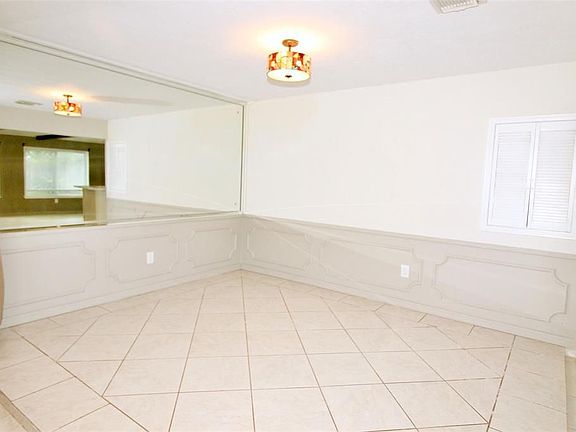 4th image of 9422 Claridge Dr