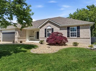 1098 Reddington Timbers Dr, Saint Charles, MO 63304