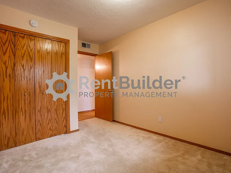 7617 Union St NE — Photo 17