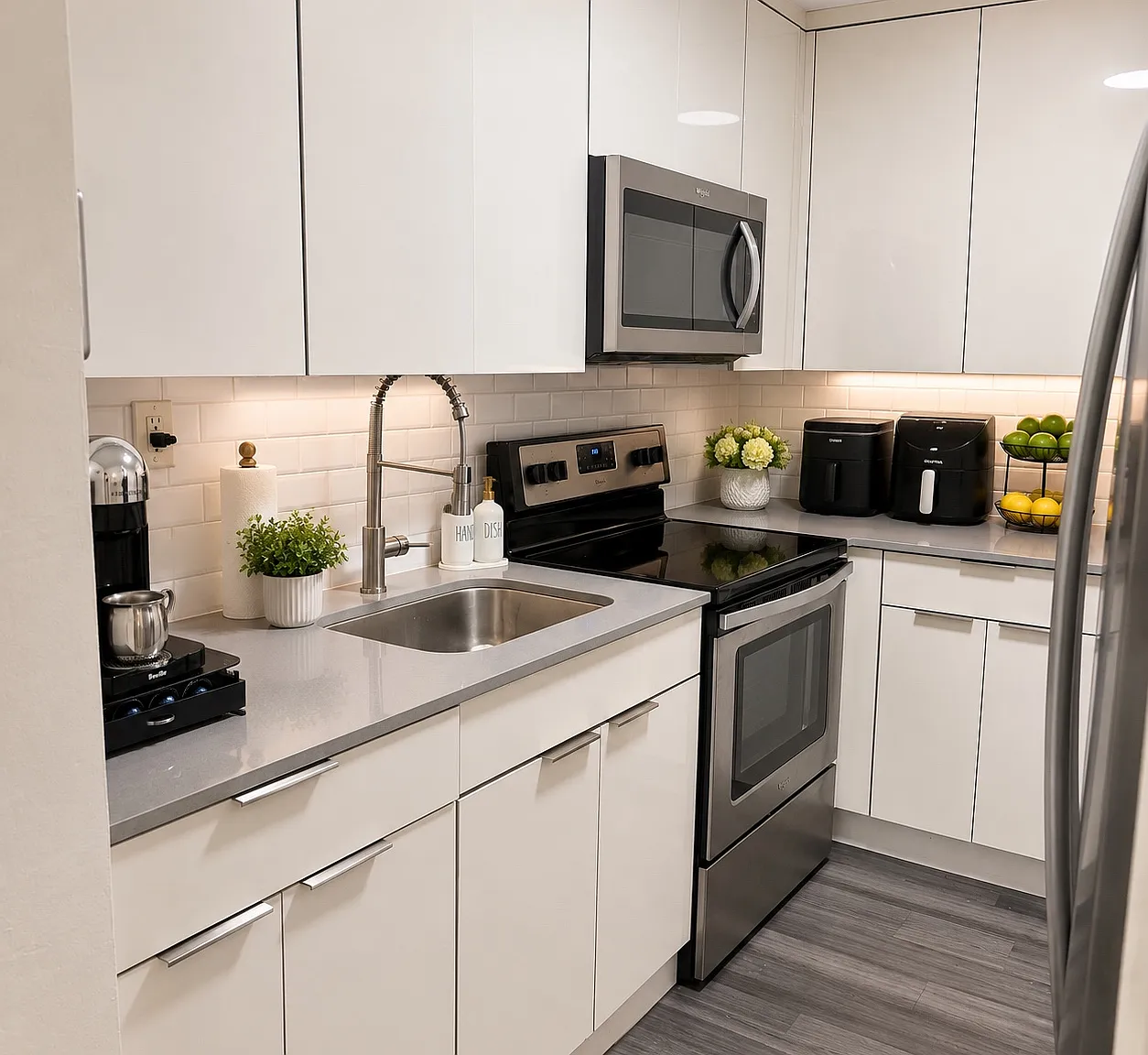 4 bed, 1292 sqft, $4,200 — Photo 3
