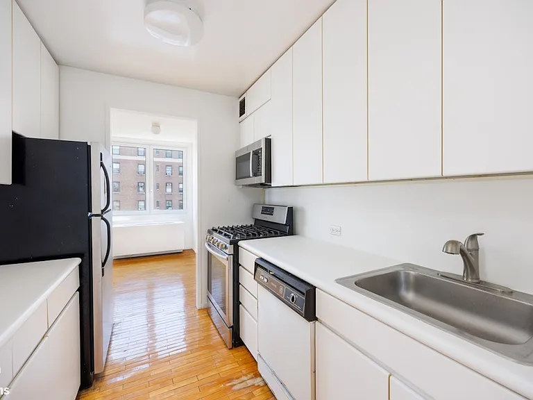 250 W 90th St #12H — Photo 7