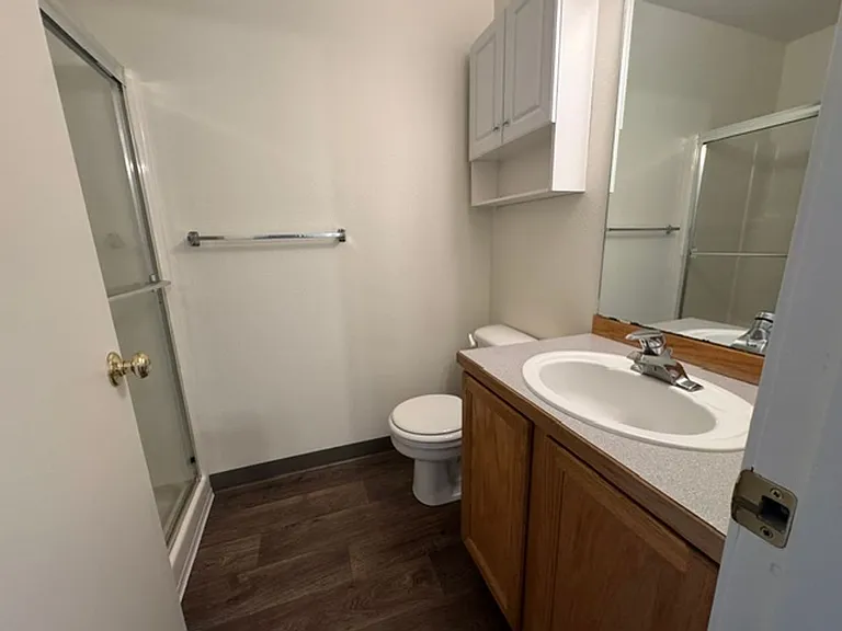 744 NE Savannah Dr — Photo 12