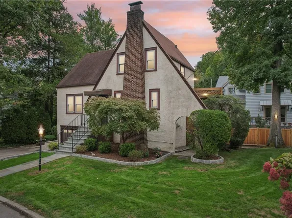 5 Shadow Lane, Larchmont, NY 10538