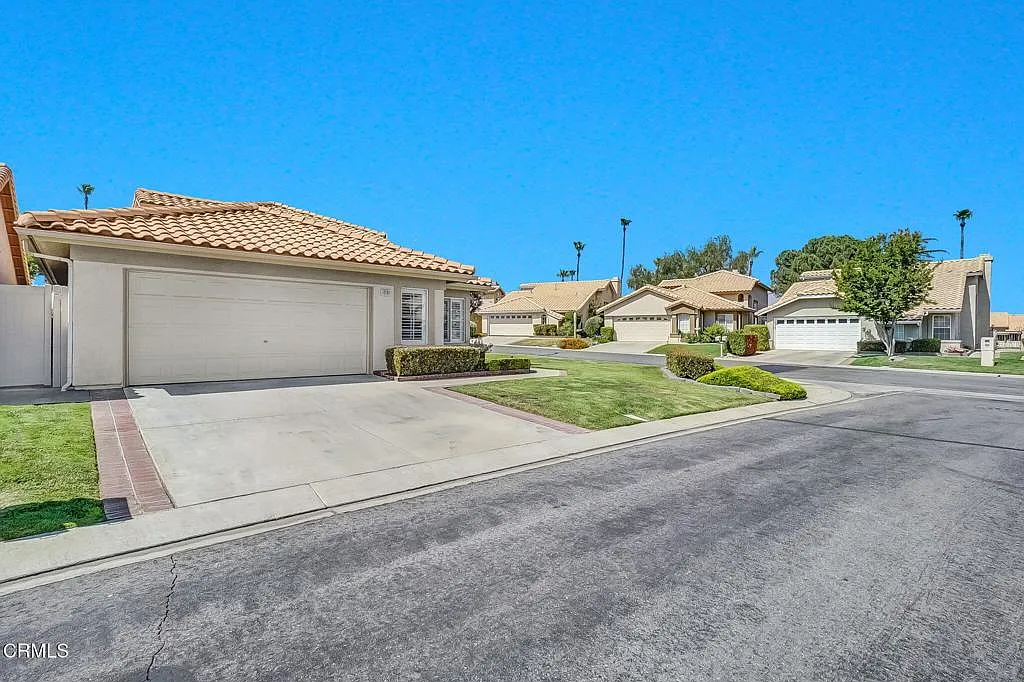 Building Photo - 885 Oakland Hills Dr