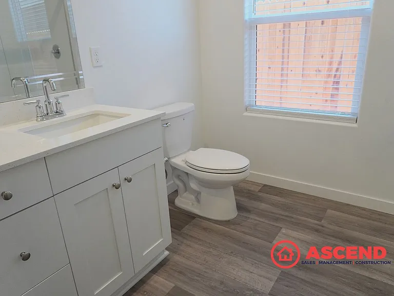 8206 Wandesford Dr — Photo 22