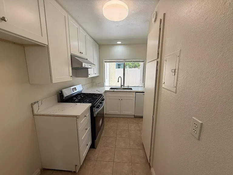 90 Elksford Ave #1 — Photo 4