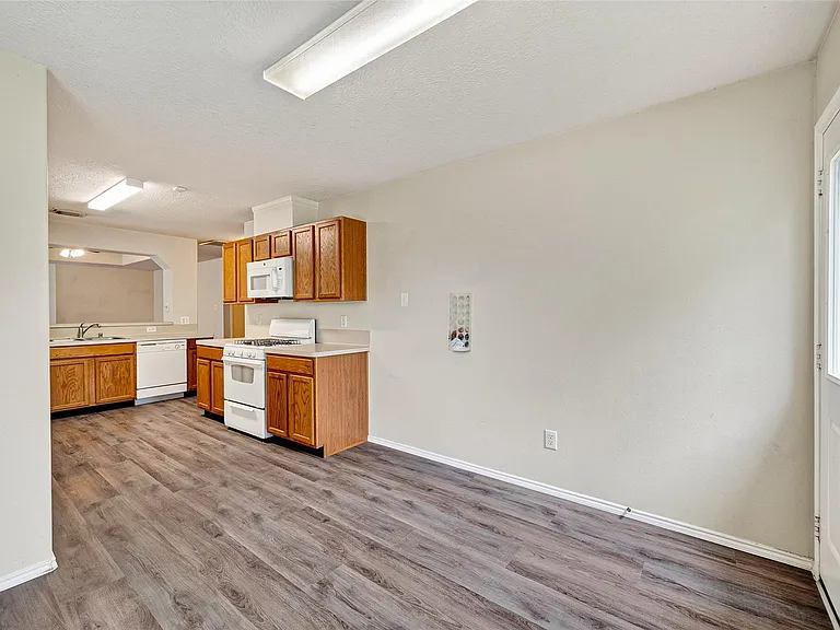19119 Yaupon Ranch Dr — Photo 28