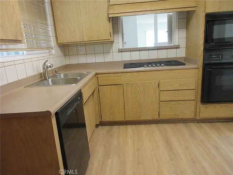 16016 Sunburst St — Photo 9