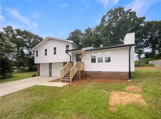 105 Woodbine Dr, Carrollton, GA 30117