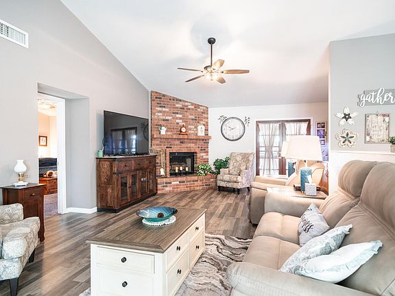 2nd image of 7710 W ASTER Drive