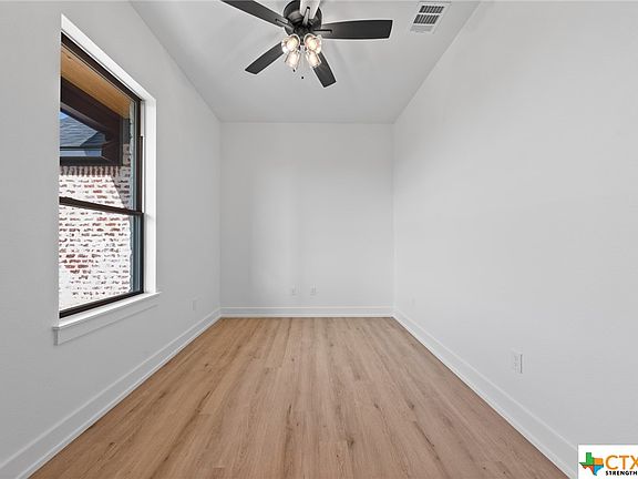 5th image of 4006 Aerie St