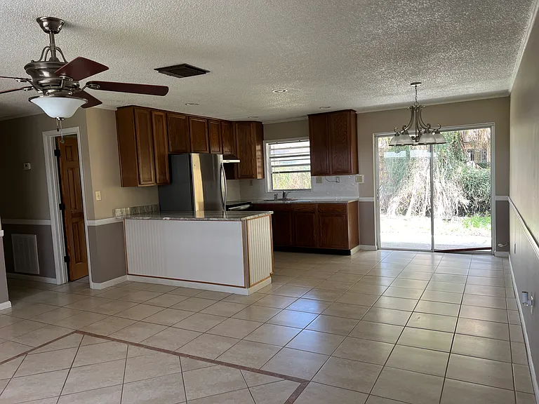 Kitchen & Dining Room