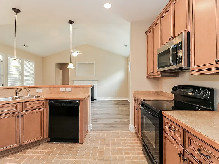 84 Denby Cir — Photo 7