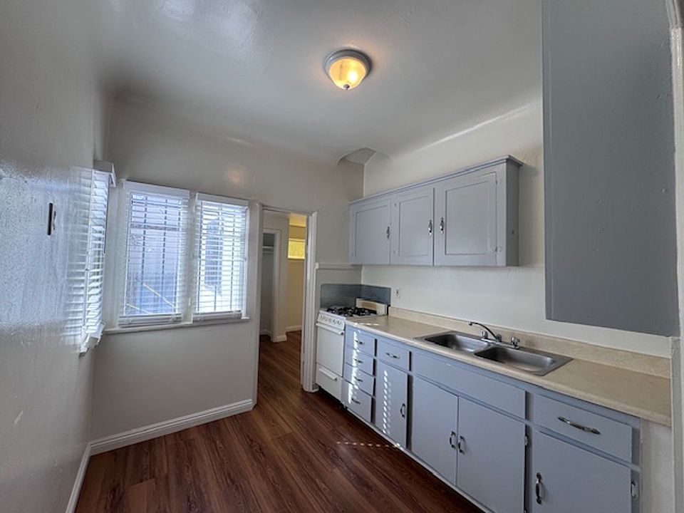 1st image of 416 W Burnett St APT 2