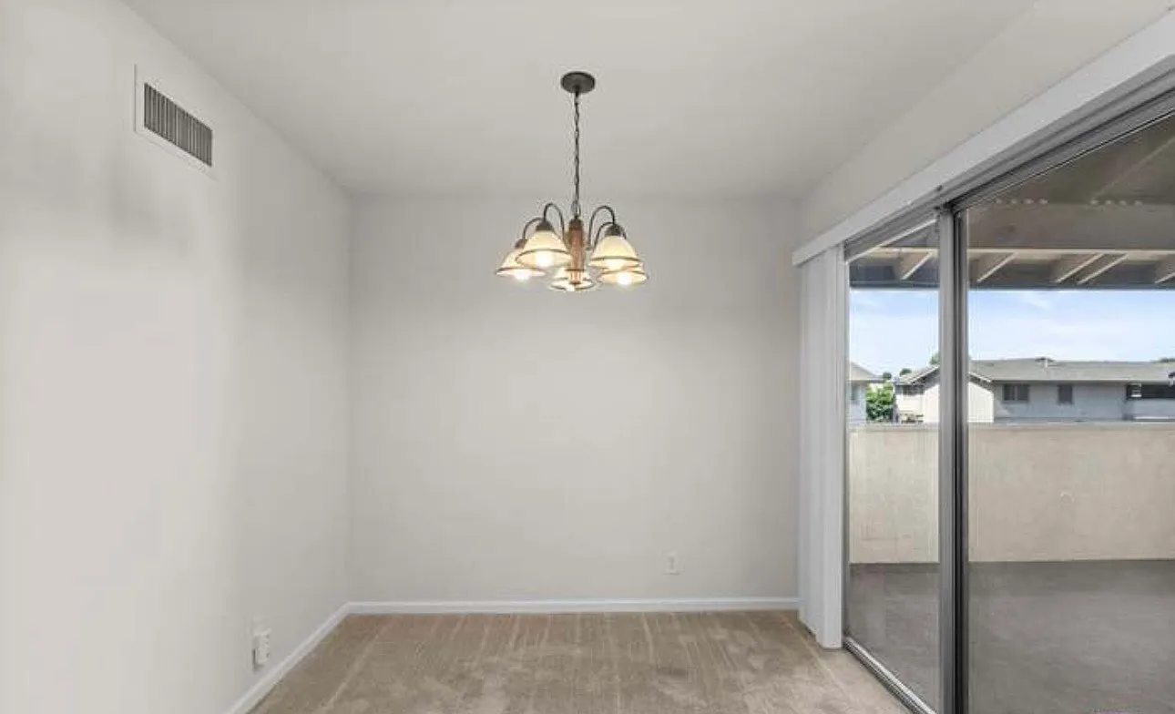 2 bed, 853 sqft, $3,300 — Photo 3