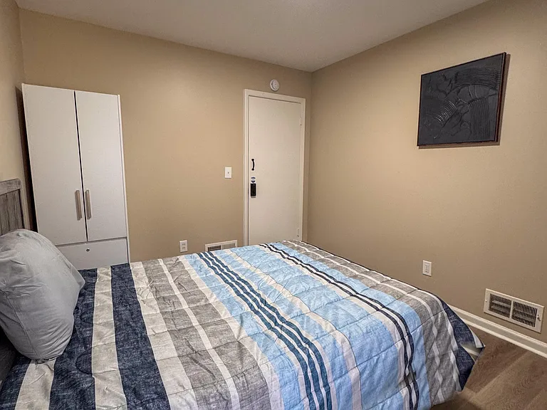 Room 3 includes a private entrance.
