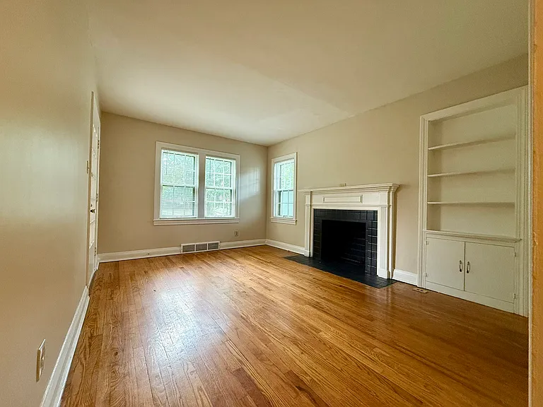 2525 Glenmary Ave #1 — Photo 6