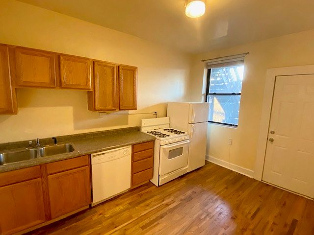 1st image of 4010 N Kenmore Ave #4A